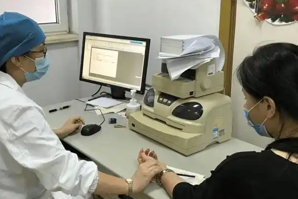 做試管前先進行檢查和咨詢